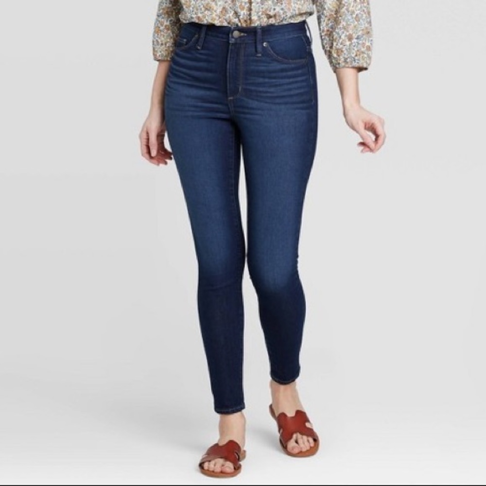 UNIVERSAL THREAD • High Rise Dark Wash Skinny